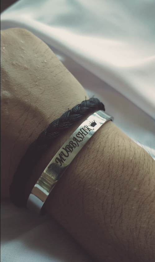 اپنی مرضی کے مطابق نام کارا + مفت رنگ